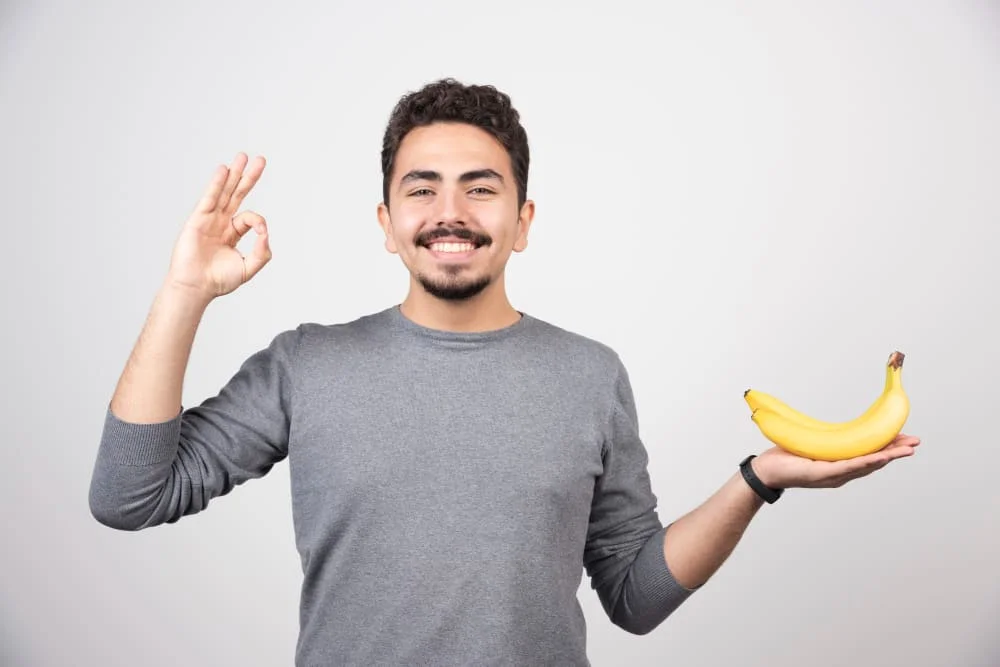 eating bananas daily, health benefits of bananas, what happens when you eat bananas, banana health benefits, potassium benefits, daily banana consumption
